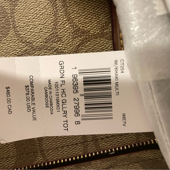 Gallery Tote Bag In Signature Canvas With Floral Horse And Carriage - Picture 4 of 4